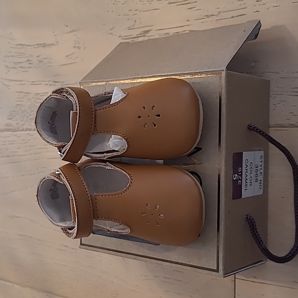 L'AMOUR Soft Sole Shoes in Tan - NEW IN BOX